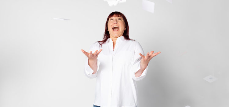 Klar, bin ich eine Personen-MARKE! Beate Mader wirft ihre Werte Karten in die Luft