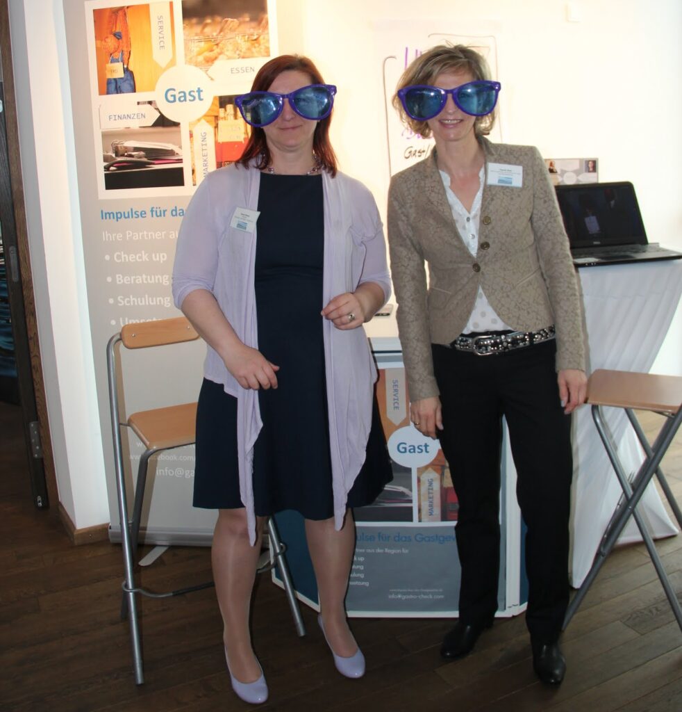 UX-tauglich? Besser: ist mein Angebot benutzerfreundlich? 2 Kundenbrille aufsetzen Tourismustag 2016 e1753855286395