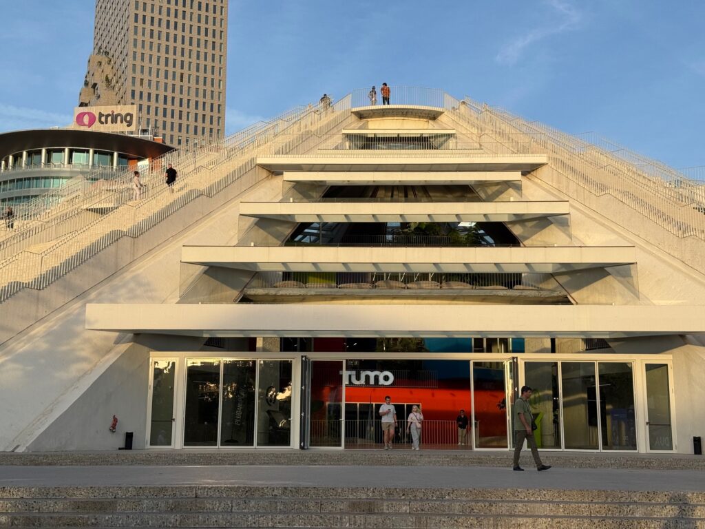Das Mausoleum des Diktators umgewidmet in ein Innovationszentrum