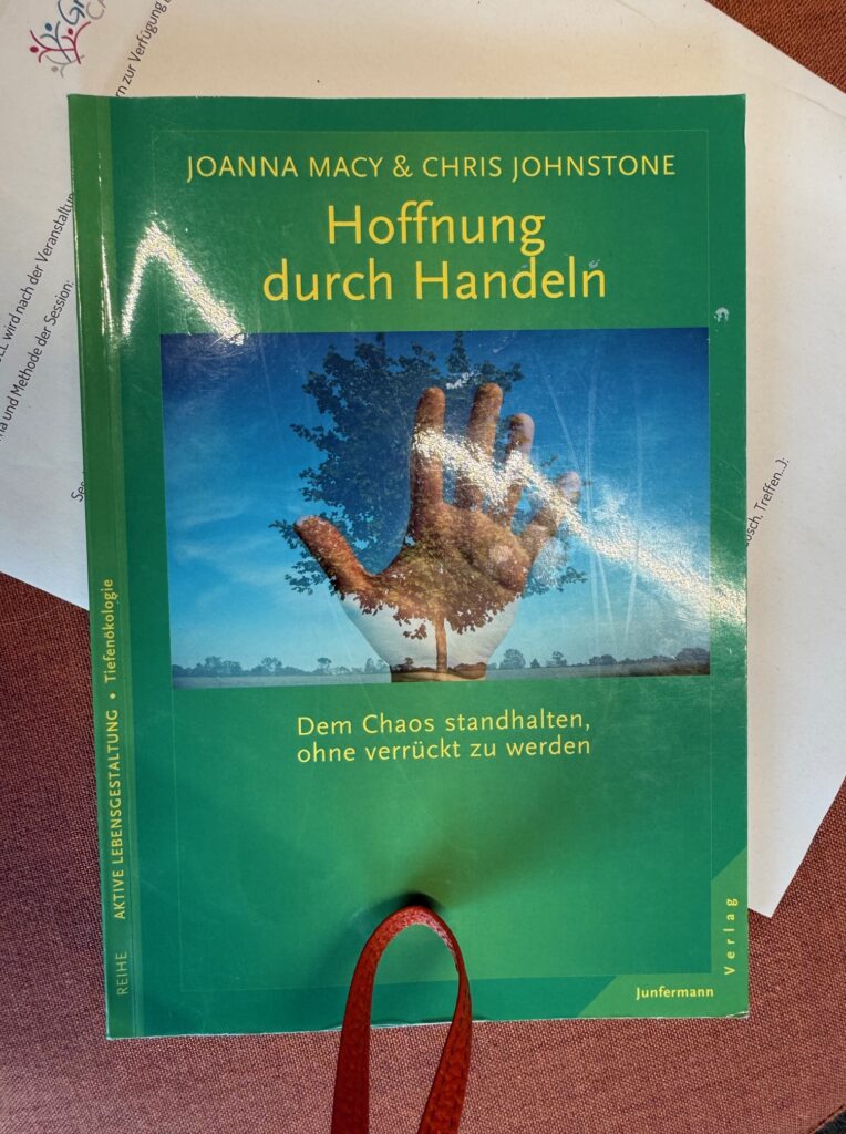 Buch zur Session Hoffnung durch Handeln GruppenfluesterCamp26
